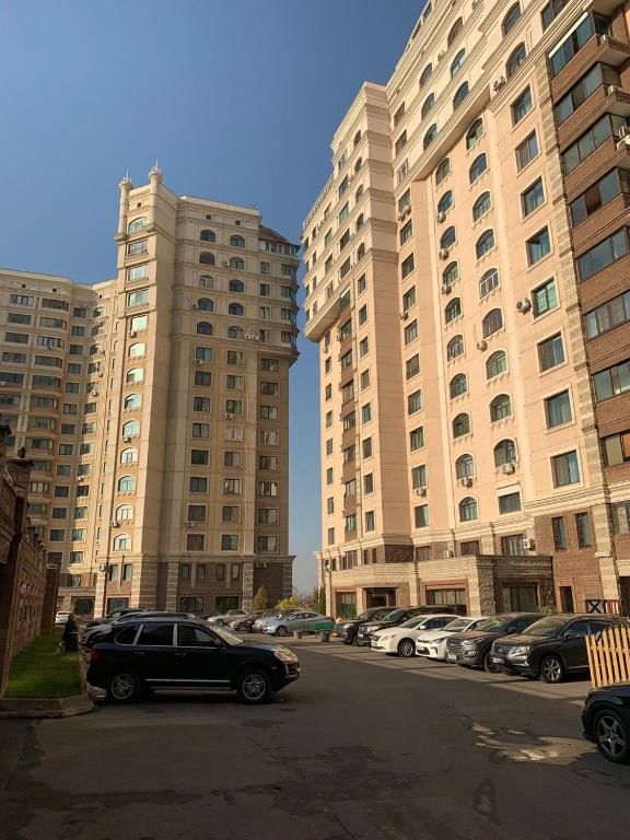 Апартаменты Spacious flat in Al-Farabi avenue with big rooms Алматы-31