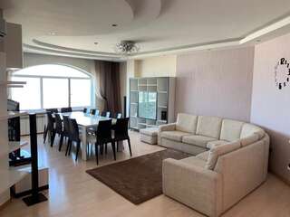 Апартаменты Spacious flat in Al-Farabi avenue with big rooms Алматы Апартаменты с 3 спальнями-18