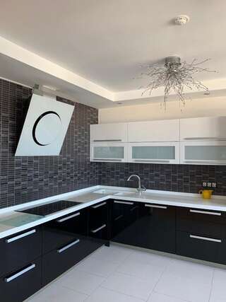 Апартаменты Spacious flat in Al-Farabi avenue with big rooms Алматы Апартаменты с 3 спальнями-20