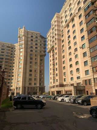 Апартаменты Spacious flat in Al-Farabi avenue with big rooms Алматы Апартаменты с 3 спальнями-28