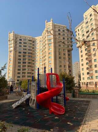 Апартаменты Spacious flat in Al-Farabi avenue with big rooms Алматы Апартаменты с 3 спальнями-29