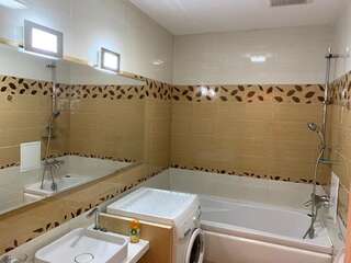 Апартаменты Spacious flat in Al-Farabi avenue with big rooms Алматы Апартаменты с 3 спальнями-42