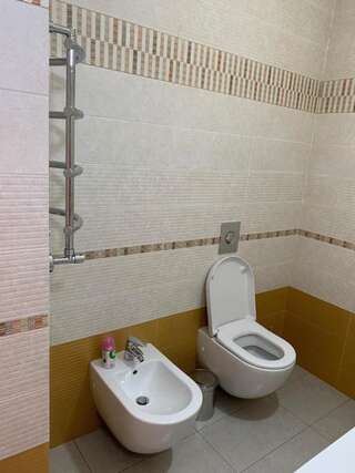 Апартаменты Spacious flat in Al-Farabi avenue with big rooms Алматы Апартаменты с 3 спальнями-7